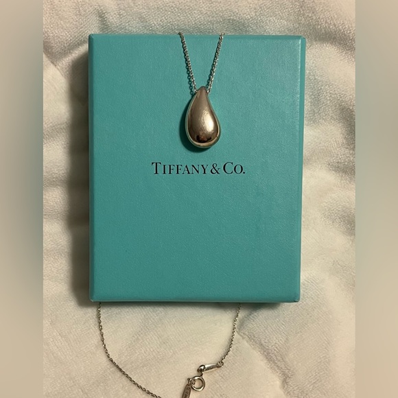 Genuine Tiffany & Co Elsa Peretti Teardrop necklace 925 18”, pendant is 22 mm - Picture 3 of 10